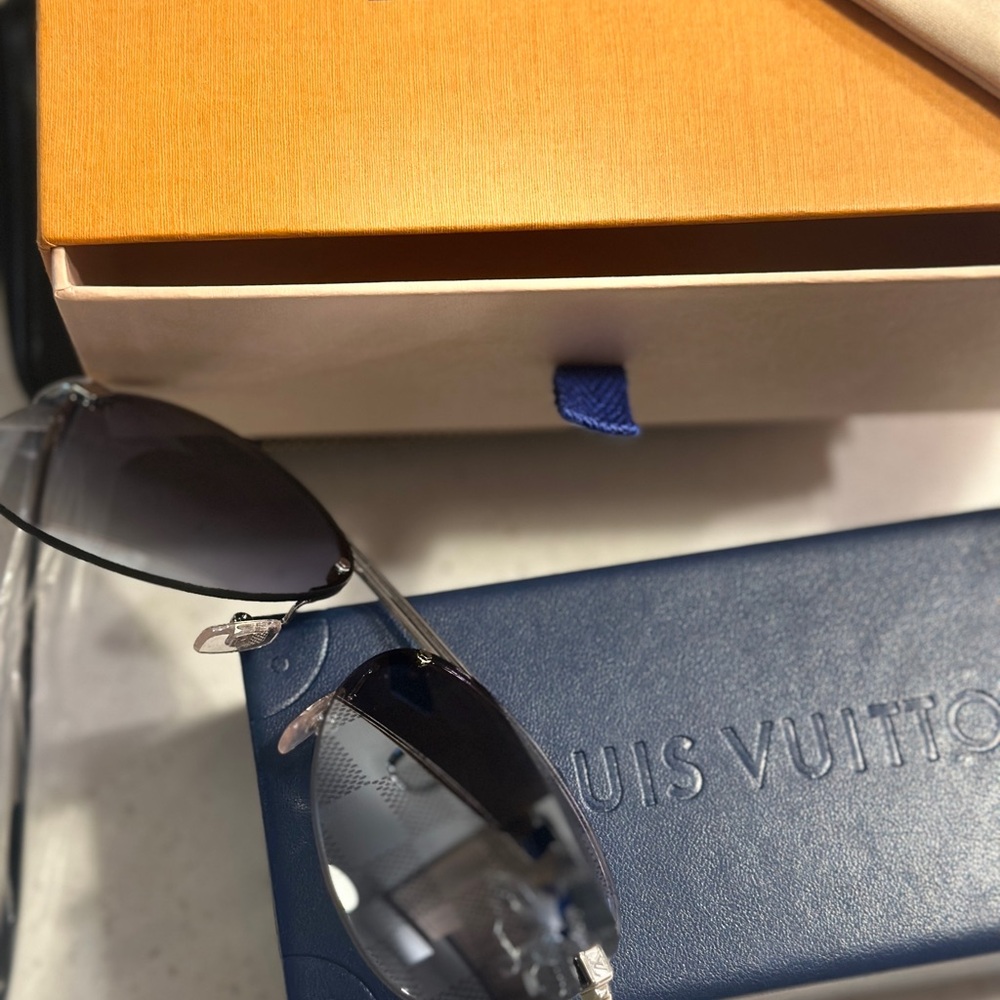 Louis Vuitton Damier Black Sunglasses - Picture 3 of 8